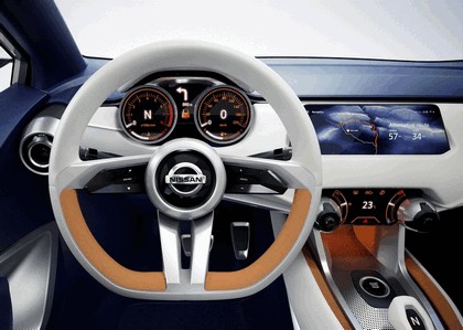 2015 Nissan Sway concept 21