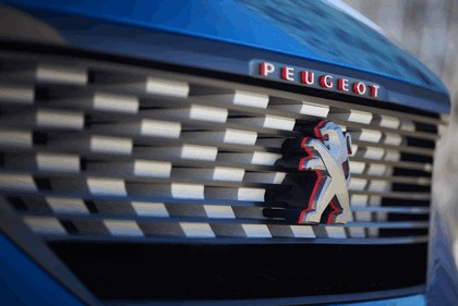 2015 Peugeot Quartz concept 4