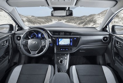 2015 Toyota Auris 27