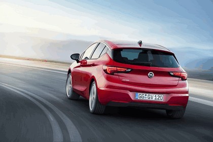 2015 Opel Astra 13