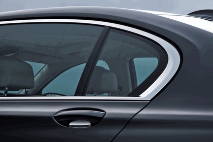 2015 BMW 750Li xDrive 27