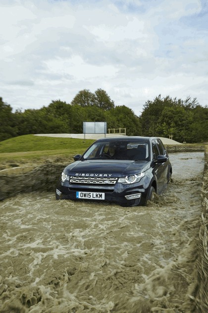 2015 Land Rover Discovery Sport HSE Luxury - UK version 29