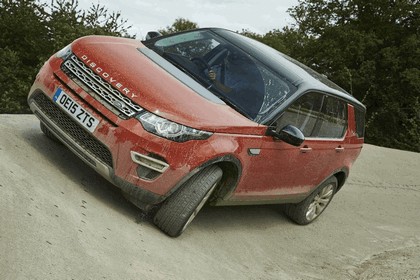 2015 Land Rover Discovery Sport HSE Luxury - UK version 57