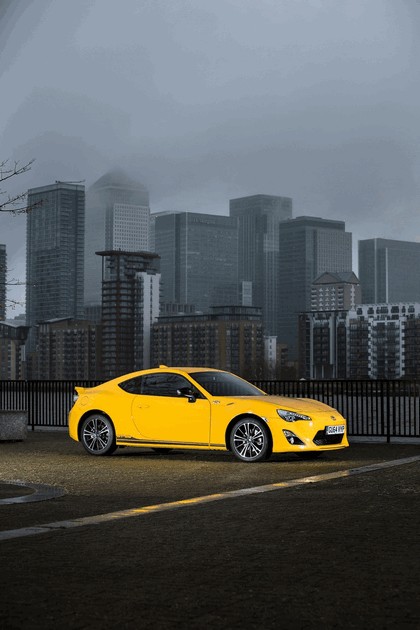 2015 Toyota GT86 Limited Edition Giallo 6