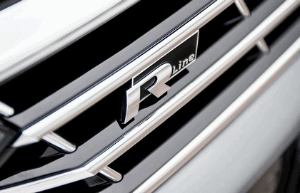 2015 Volkswagen Passat R-Line - UK version 9