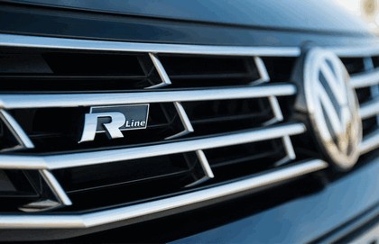 2015 Volkswagen Passat Estate R-Line - UK version 11