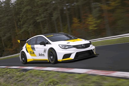 2015 Opel Astra TCR 4