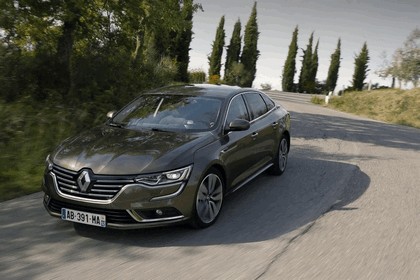 2015 Renault Talisman - test drive in Tuscany 40