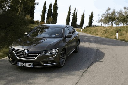 2015 Renault Talisman - test drive in Tuscany 42