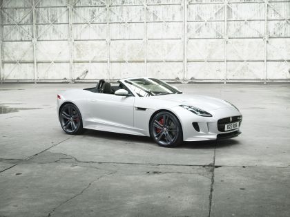 2016 Jaguar F-type British Design Edition 12
