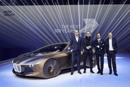 2016 BMW Vision Next 100 concept 35