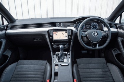 2017 Volkswagen Passat GTE - UK version 18