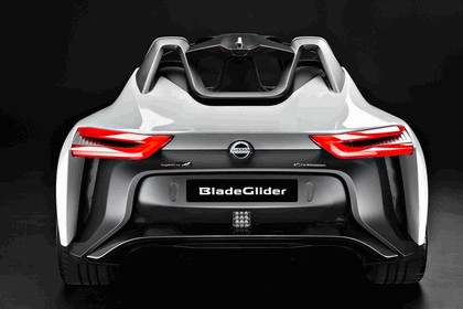 2016 Nissan BladeGlider concept 8