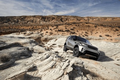 2017 Land Rover Discovery - USA version 15