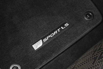 2017 Lexus LS 500 F-Sport 31