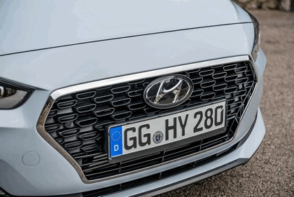 2017 Hyundai i30 Fastback 13