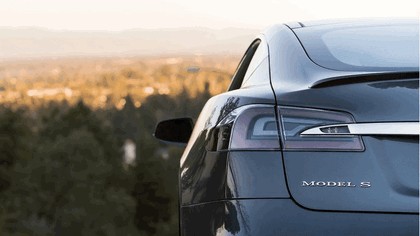 2017 Tesla Model S 12