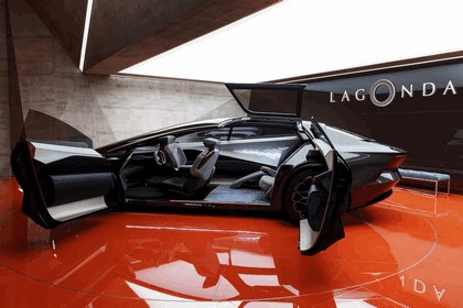 2018 Aston Martin Lagonda Vision concept 14