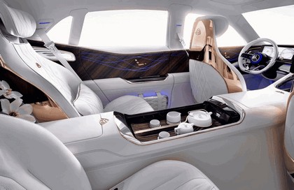 2018 Mercedes-Maybach Ultimate Luxury Vision 38