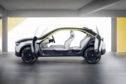 2018 Vauxhall GT X Experimental concept 6