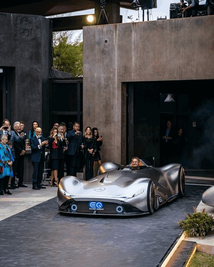 2018 Mercedes-Benz Vision EQ Silver Arrow concept 34