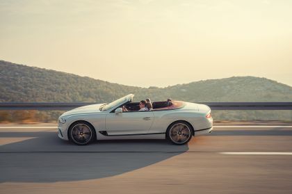 2019 Bentley Continental GT convertible 9