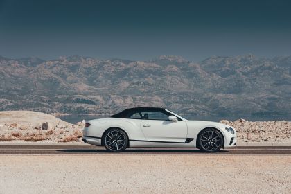2019 Bentley Continental GT convertible 12