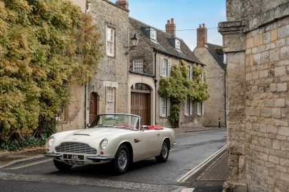 2018 Aston Martin Heritage EV concept 7