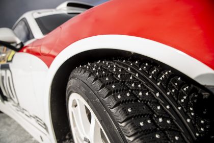 2019 Porsche Cayman GT4 rally 8