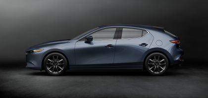 2019 Mazda 3 hatchback - USA version 5