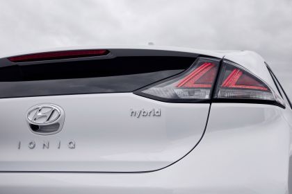 2019 Hyundai Ioniq Hybrid 21