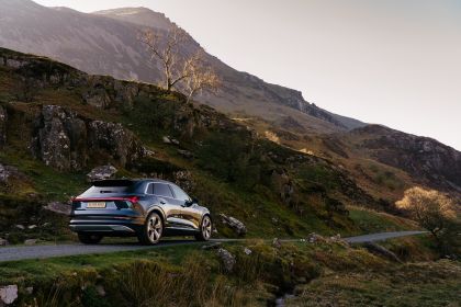 2019 Audi e-Tron - UK version 77