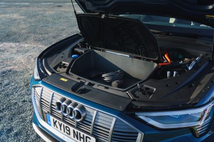 2019 Audi e-Tron - UK version 97