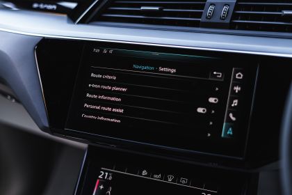 2019 Audi e-Tron - UK version 132
