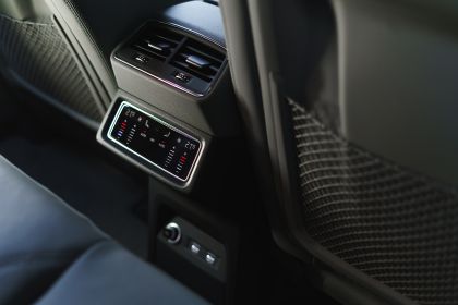 2019 Audi e-Tron - UK version 150