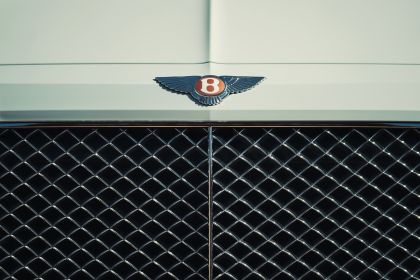 2019 Bentley Bentayga Hybrid 18