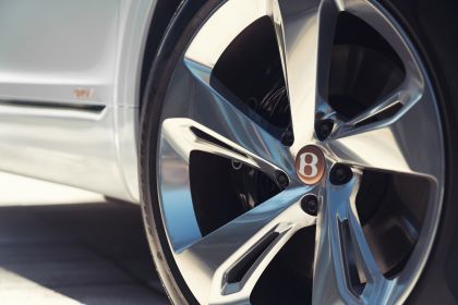 2019 Bentley Bentayga Hybrid 19