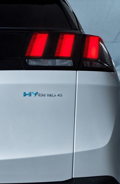 2019 Peugeot 3008 SUV GT Hybrid4 3