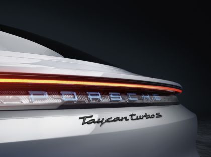2020 Porsche Taycan turbo S 7