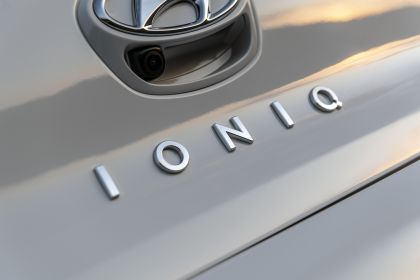 2020 Hyundai Ionic Electric - USA version 18