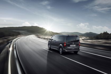 2020 Peugeot e-Traveller 9