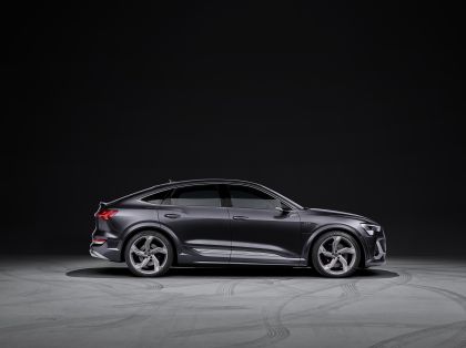 2021 Audi e-tron S Sportback 44