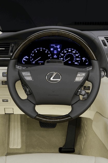 2008 Lexus LS600h L 28
