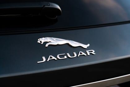 2021 Jaguar XF Sportbrake D200 MHEV SE 23