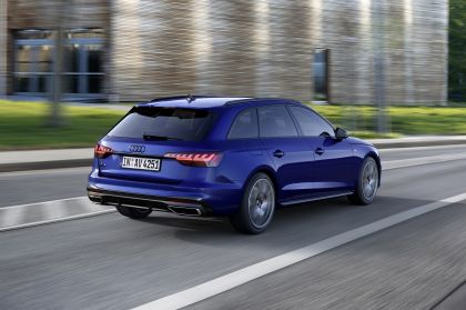 2022 Audi A4 Avant S line competition plus 9