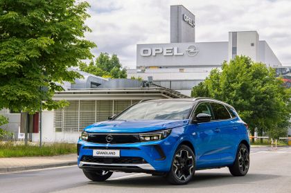2022 Opel Grandland Hybrid4 18
