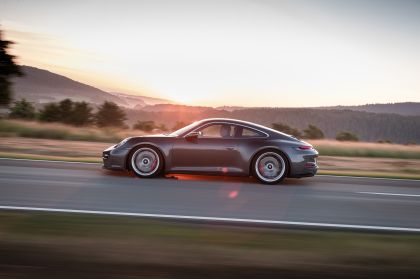 2021 Porsche 911 ( 992 ) GT3 with Touring package 32