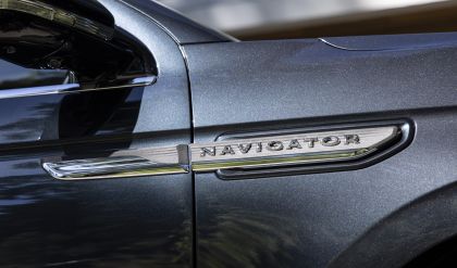 2022 Lincoln Navigator 32