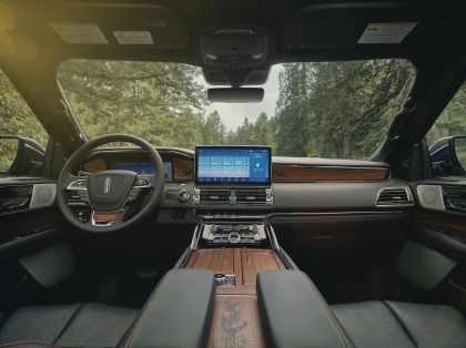 2022 Lincoln Navigator 53