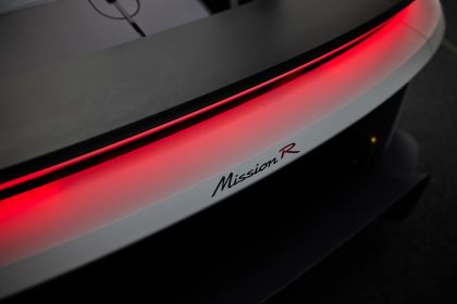 2021 Porsche Mission R concept 24